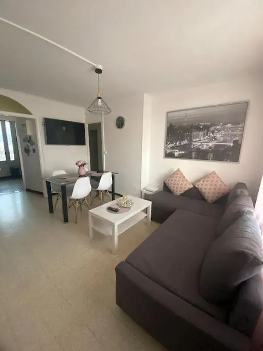 Appartement T4 A Deux Pas De La Gare St Charles Marseille