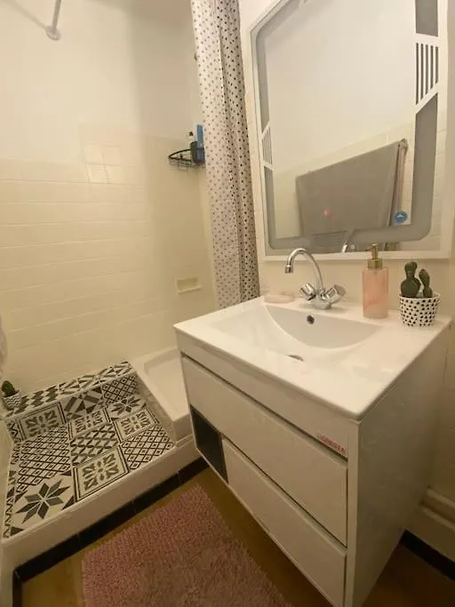 Appartement T4 A Deux Pas De La Gare St Charles Marseille Apartment